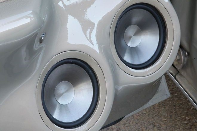 Upgrading Your Car’s Audio System: The Case for Replacing Factory Speakers