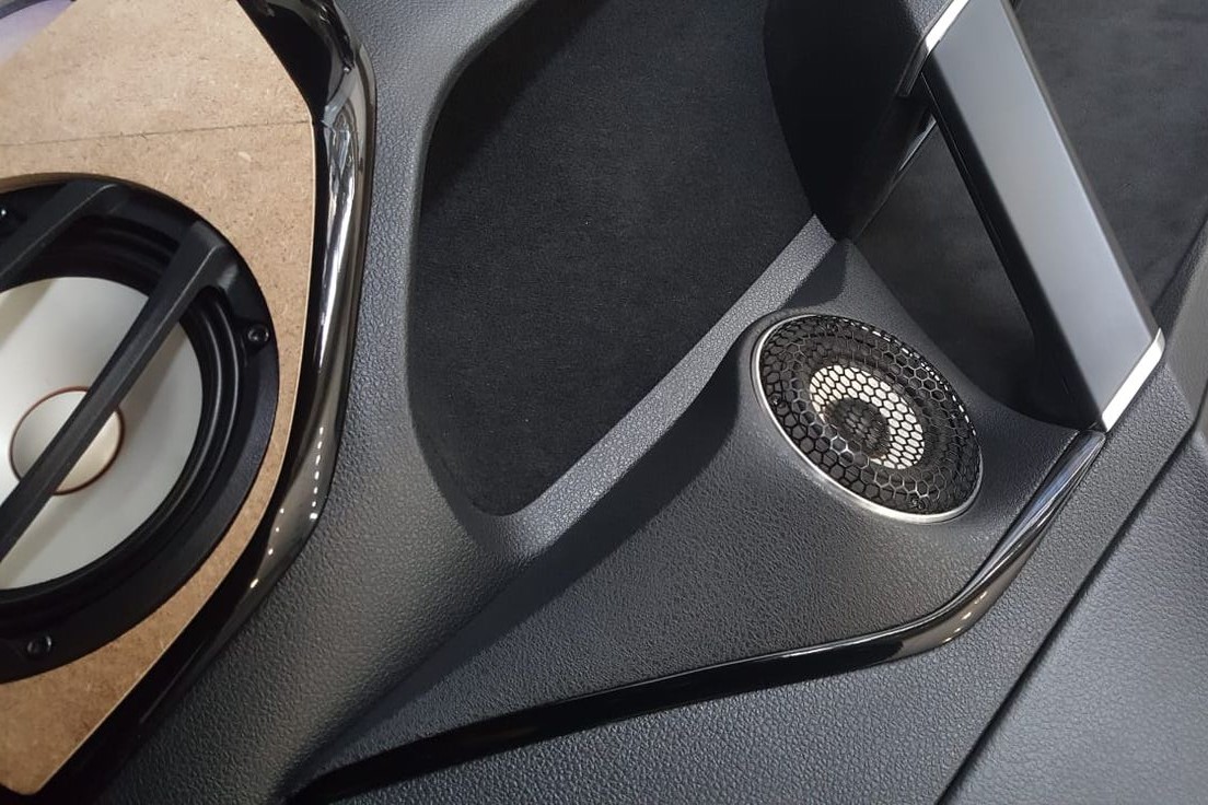 Upgrading Your Car’s Audio System: The Case for Replacing Factory Speakers